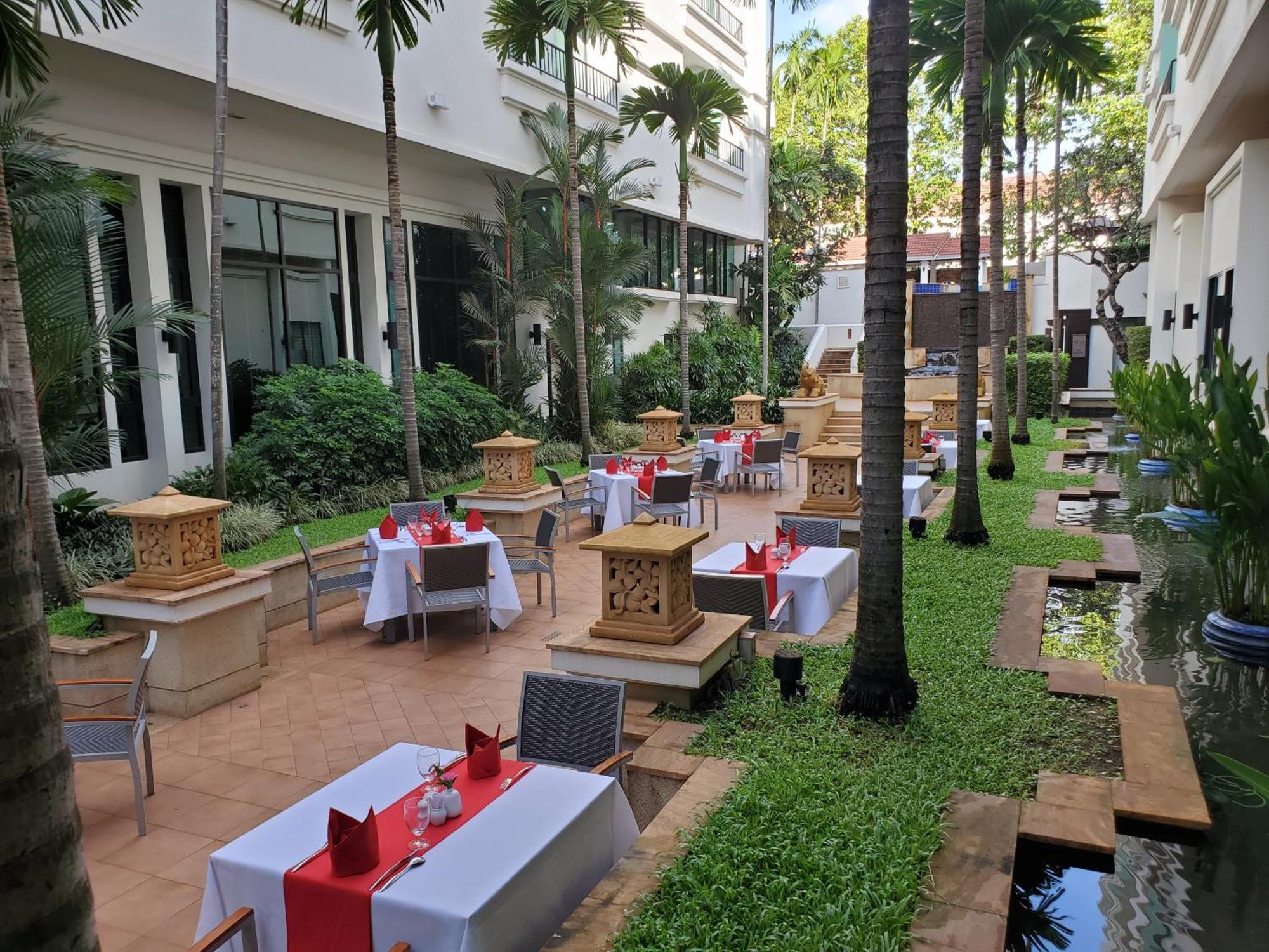 Tara Angkor Hotel Siem Reap Exterior photo